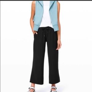 New Lululemon On The Fly Woven Wide Leg 7/8 Pants, 8